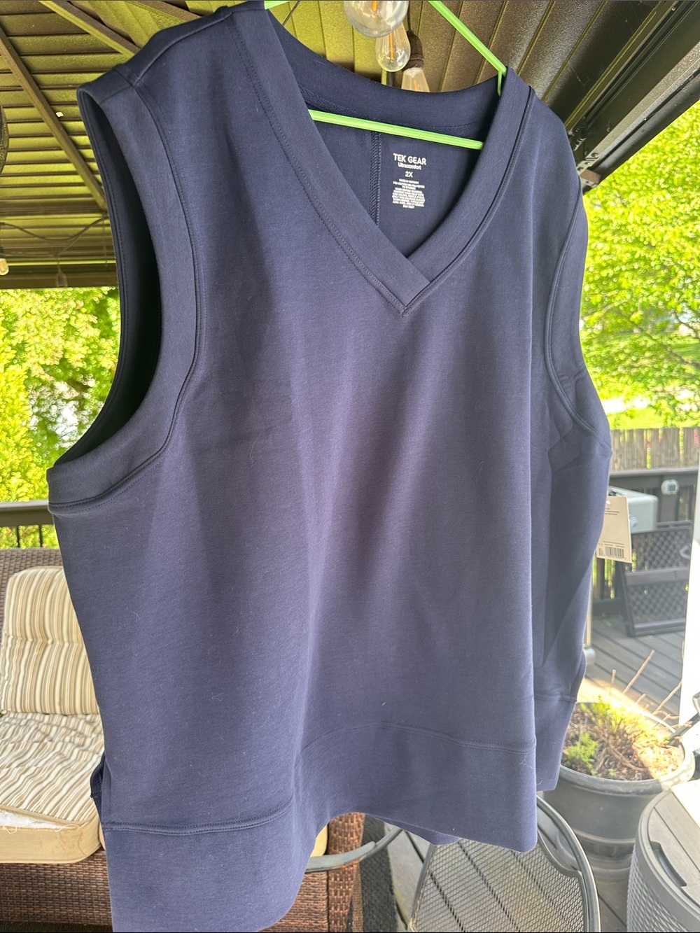 tek gear Navy V-Neck Sleeveless Vest